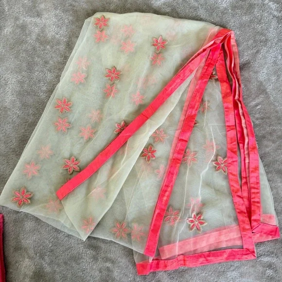 Womens Anarkali dress with salwar and dupatta. - Picture 6 of 11